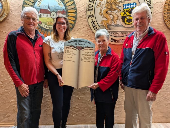 Alois Fritzenwenger (2.), Gewinnerin Nadine Mertl, Geburtstagskind Marga Wieberger und Erwin Danzer (3.)